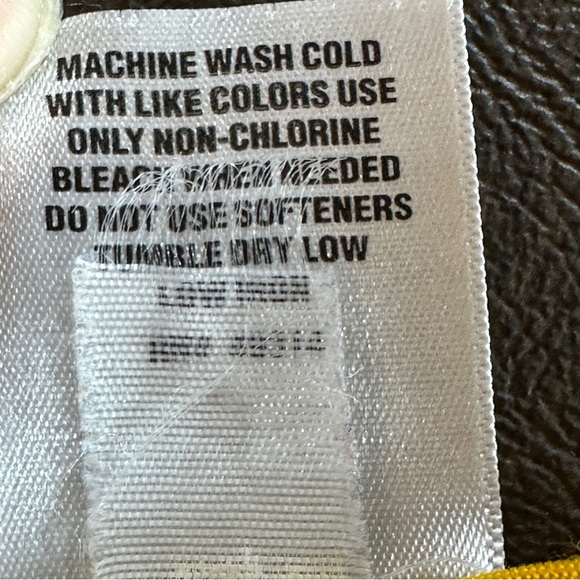 Under Armour Iowa Hawkeyes Yellow T-shirt Sz Youth L - Picture 7 of 8